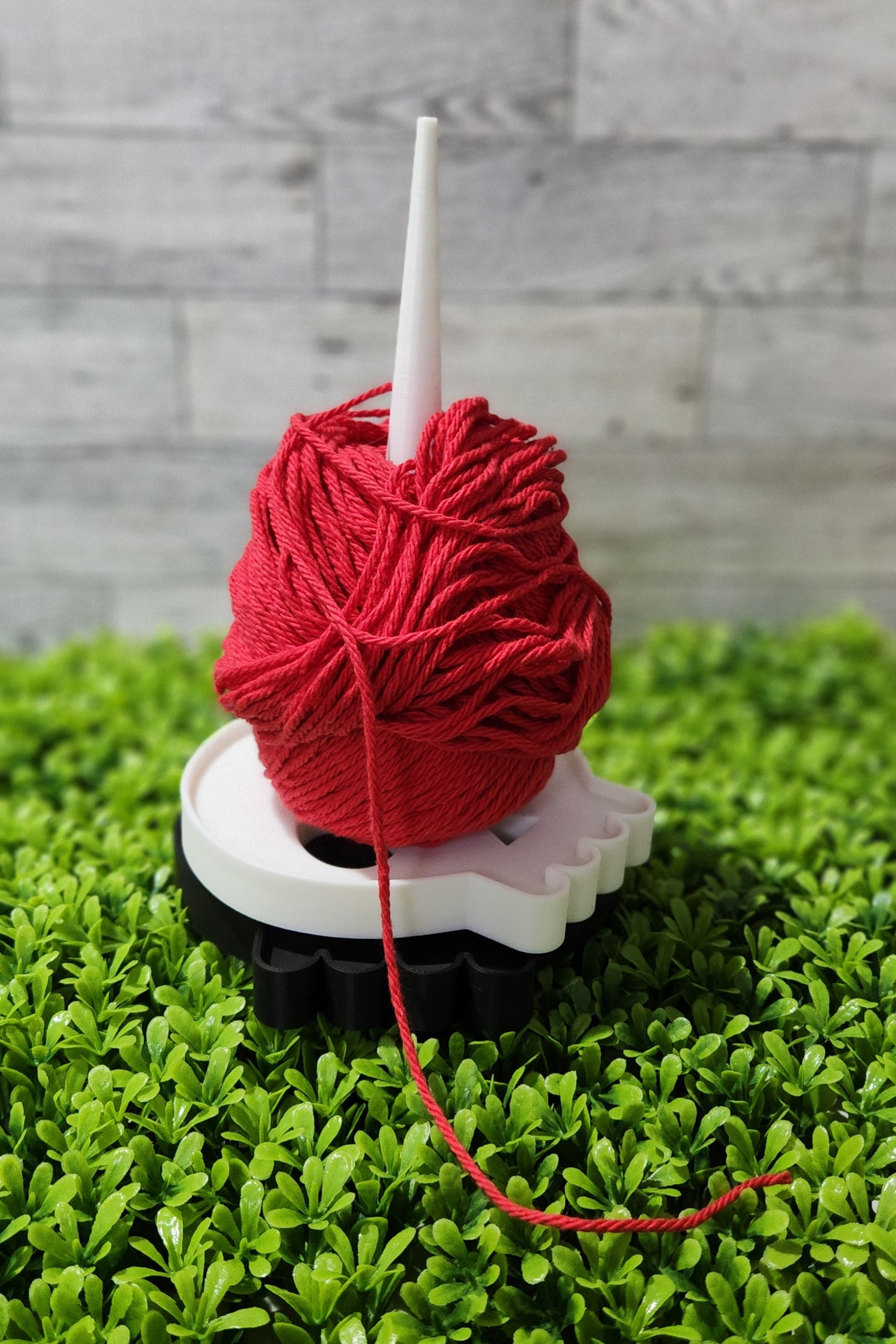 Skull yarn holder/spinner