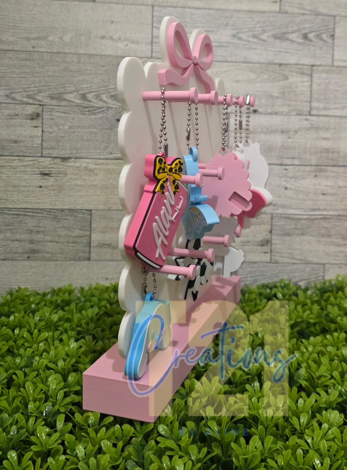 MULTIPLE KEYCHAIN DISPLAY
