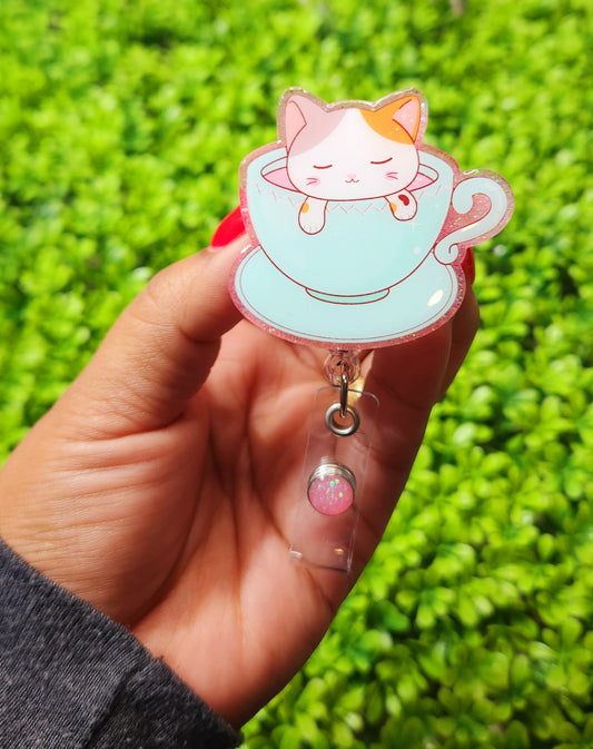 Cup kitten badgereel