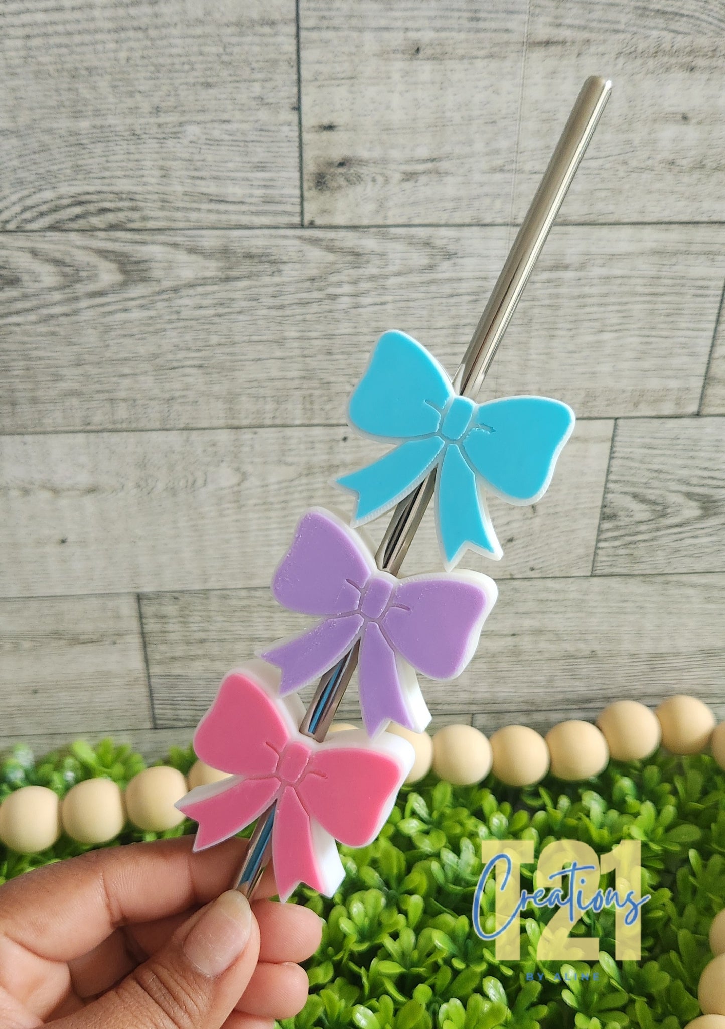 BOW STRAW TOPPER